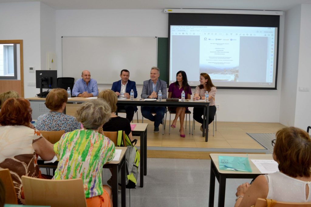 Más de medio centenar de personas participan en una conferencia-taller del proyecto «Abla, ciudad amable con los mayores»